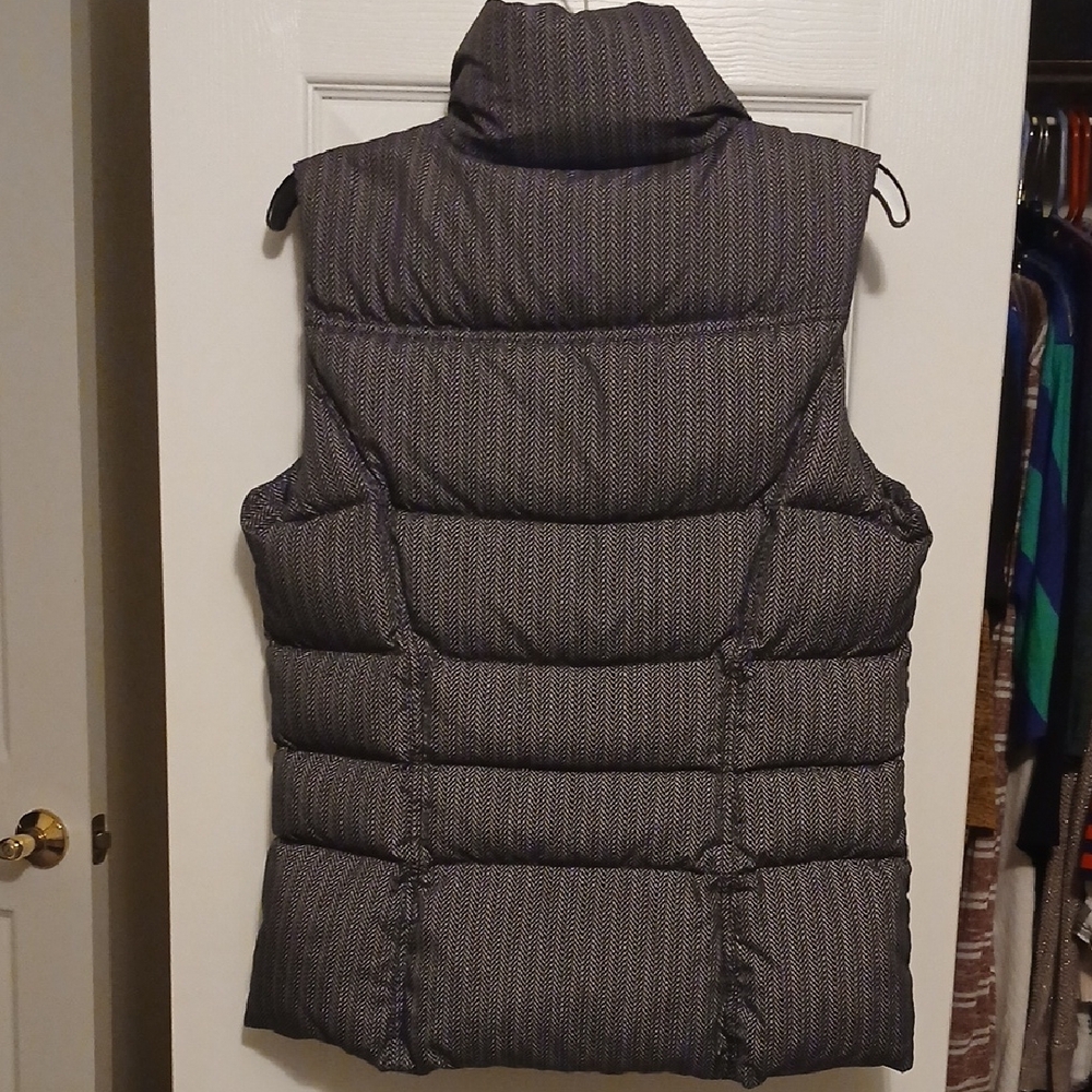 Women's Tommy Hilfiger Puffer Vest With Herringbone Pattern - Picture 3 of 7